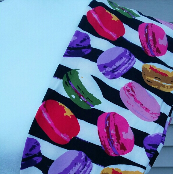 LULAROE MACAROON OS LEGGINGS - Picture 2 of 4